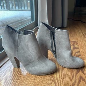 Women’s Size 9 Candie’s Velvet Brown Midi Boots With 4 Inch Heel